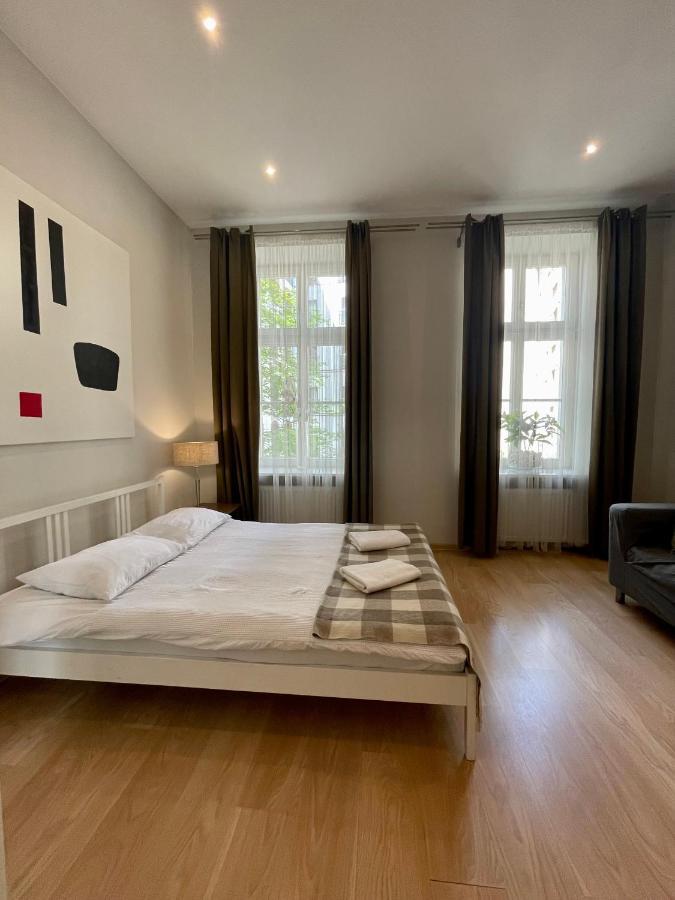 Boutique Apartments - Elegant 1906 Period Вроцлав Екстериор снимка